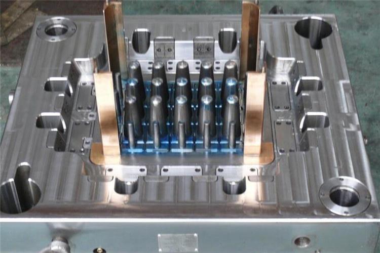 注塑模具內表面進行鈦氮化物處理可避免在模具上形成模垢